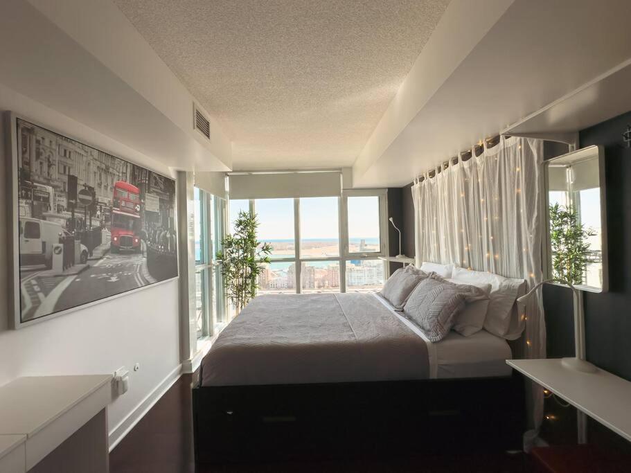 Comfort Two Beds Suite By Cn Tower Rogers Centre Plus Free Parking Toronto Exterior photo